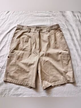 LL Bean Bayside Original Fit Chino Shorts Beige Khaki Bermuda Womens 14